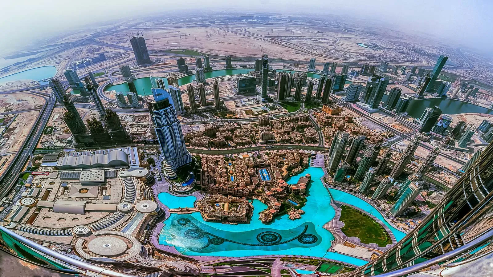 Discover Dubai: Where Tradition Meets Innovation